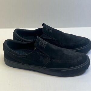 Nike SB Zoom Triple Black Black Slip-On